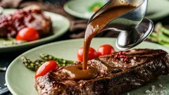 Ideální dvojice: Jak vybrat omáčku ke každému druhu masa