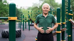 Proč sklapovačky ničí záda – a čím je nahradit