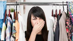 Otevřel jsem skříň – a uvnitř je vlhko: odkud se bere ten zápach