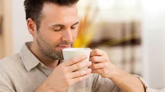 Co se ve skutečnosti děje v těle po šálku bezkofeinové kávy