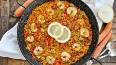 Ta pravá paella, kvůli které stojí za to sezvat všechny ke stolu